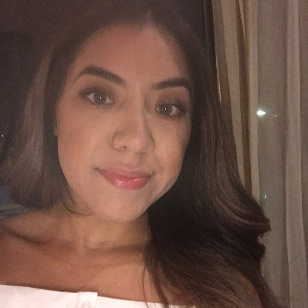 Meet your Posher, Elizabeth